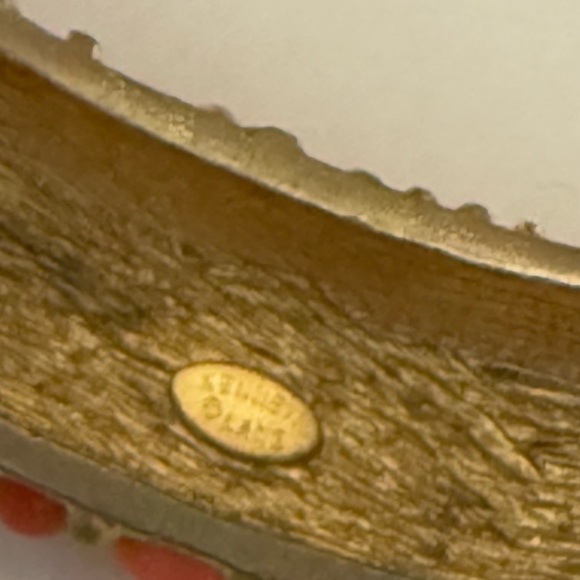 KJL KENNETH J LANE Coral Cabochon Bangle Bracelet - Picture 3 of 3